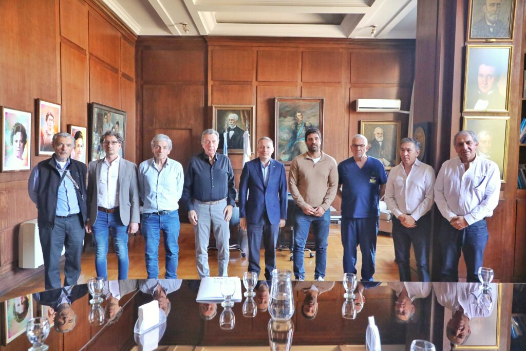 referentes universitarios y Fernando Gray