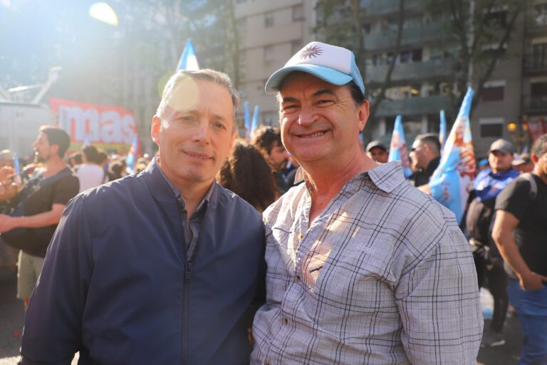 Fernando Gray participó de la Marcha Federal Universitaria en rechazo al veto presidencial a la Ley de Financiamiento Educativo